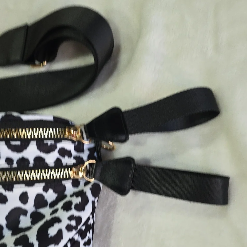 🐆 Ampere Creations Black and White Leopard Print Crossbody Bag Gold Chunky 🐆